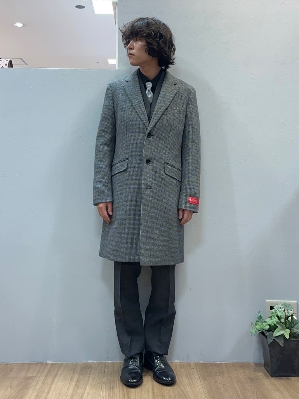 Uさんの「TAKEO KIKUCHI｜【Three by Three】シャイニーシャークピンヘッド ベスト / 3ピース対応」を使ったコーディネート