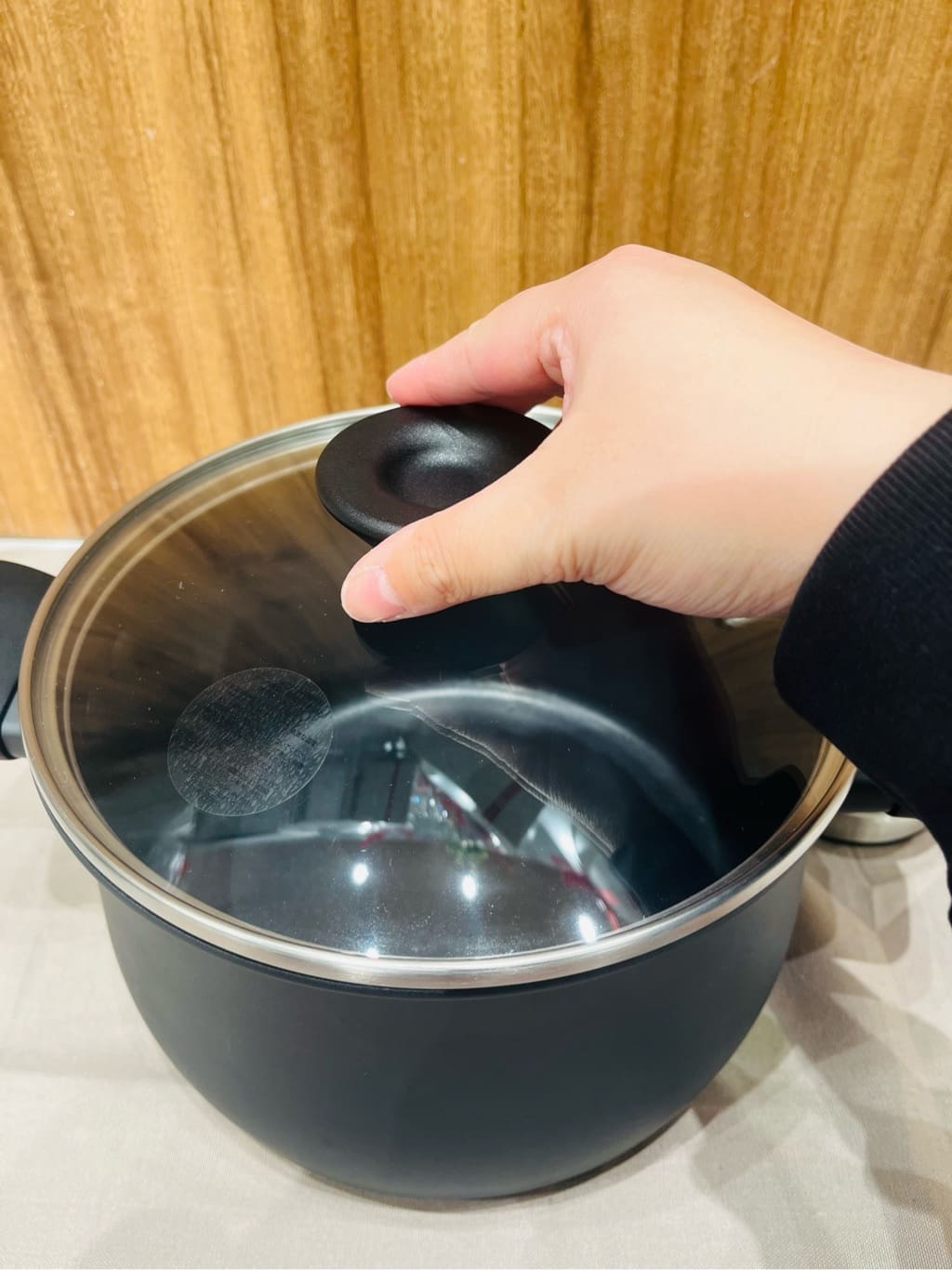 トミーさんの「212 KITCHEN STORE｜ミッドナイト片手鍋 16cm ＜MEYER マイヤー＞」を使ったコーディネート