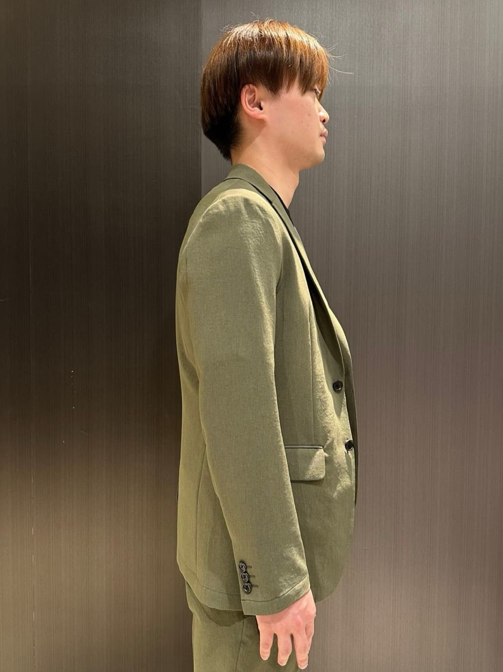 圭哉さんの「TAKEO KIKUCHI｜【抗菌防臭／5サイズ展開】ハイゲージポンチ Tシャツ」を使ったコーディネート