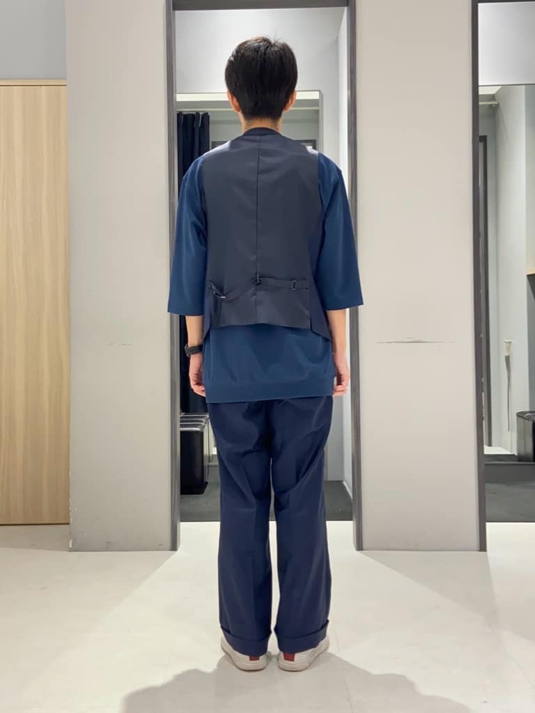 わいずみさんの「TAKEO KIKUCHI｜【Three by Three】シャイニーシャークピンヘッド ベスト / 3ピース対応」を使ったコーディネート