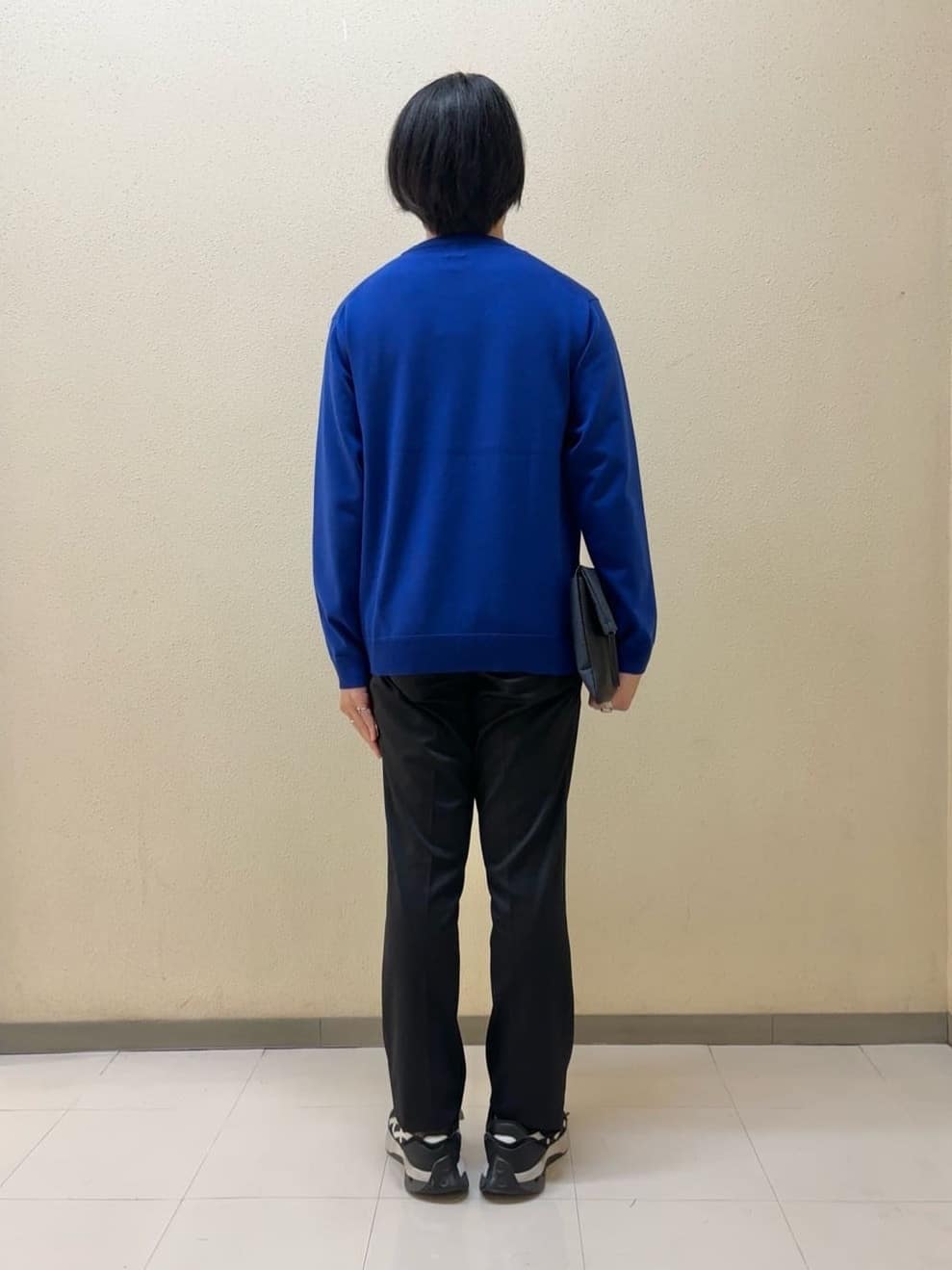 及川さんの「TAKEO KIKUCHI｜【ONOFF対応】TRダブルニット ストレッチパンツ」を使ったコーディネート