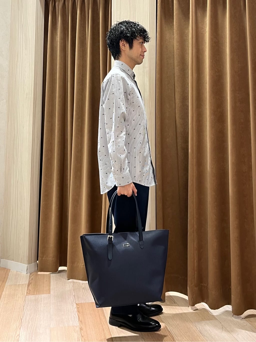 URAさんの「TAKEO KIKUCHI｜ハットモチーフ ジャカード ストライプ シャツ」を使ったコーディネート