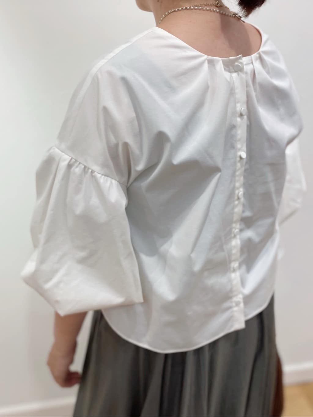 Sawaguchiさんの「DRESSTERIOR｜【STORY11月号掲載】レオパードシルクスカーフ」を使ったコーディネート