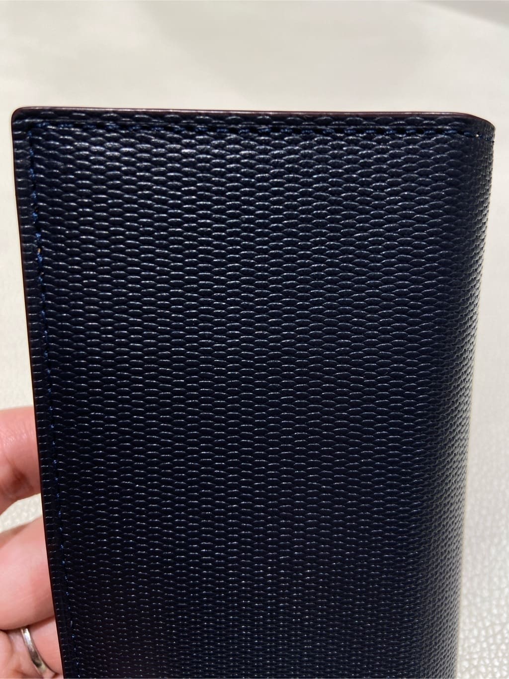 わいずみさんの「TAKEO KIKUCHI｜【ソフト＆ナチュラル】ミニメッシュ レザー 名刺入れ」を使ったコーディネート
