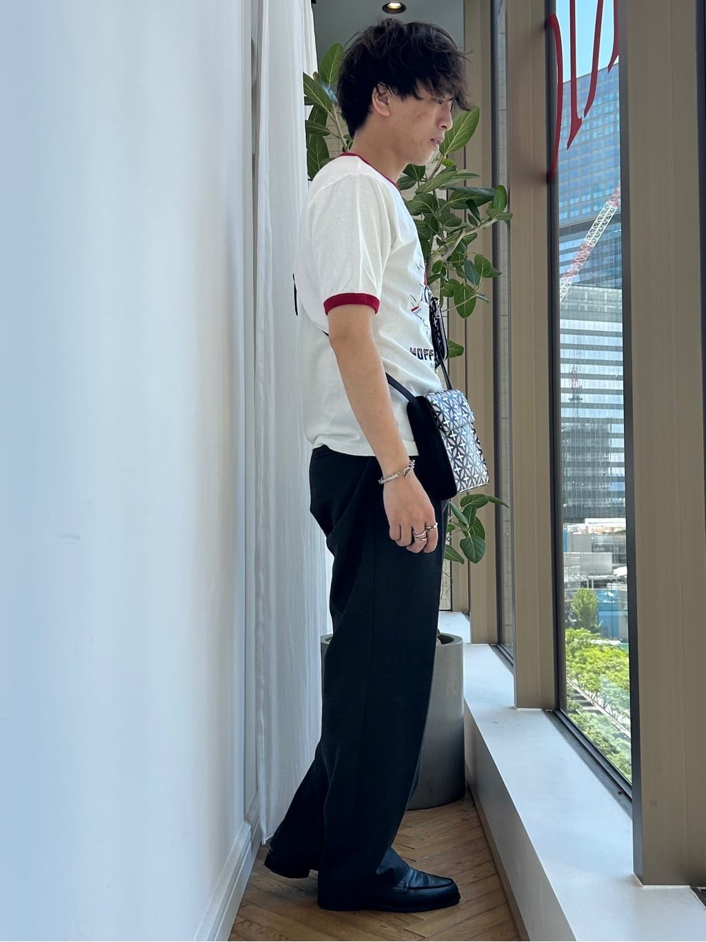 須田　慎二郎さんの「DRESSTERIOR｜【撥水加工/Safari5月号掲載】ローファー」を使ったコーディネート