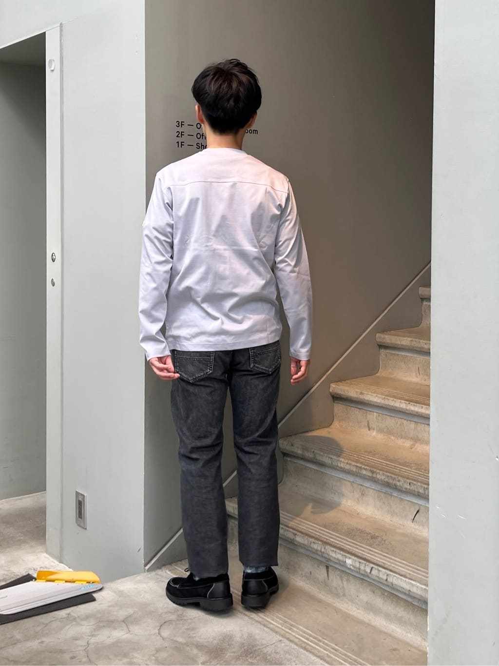 Namikiさんの「TAKEO KIKUCHI｜【モンスターストレッチ】日本製 ウォッシュド デニムパンツ」を使ったコーディネート