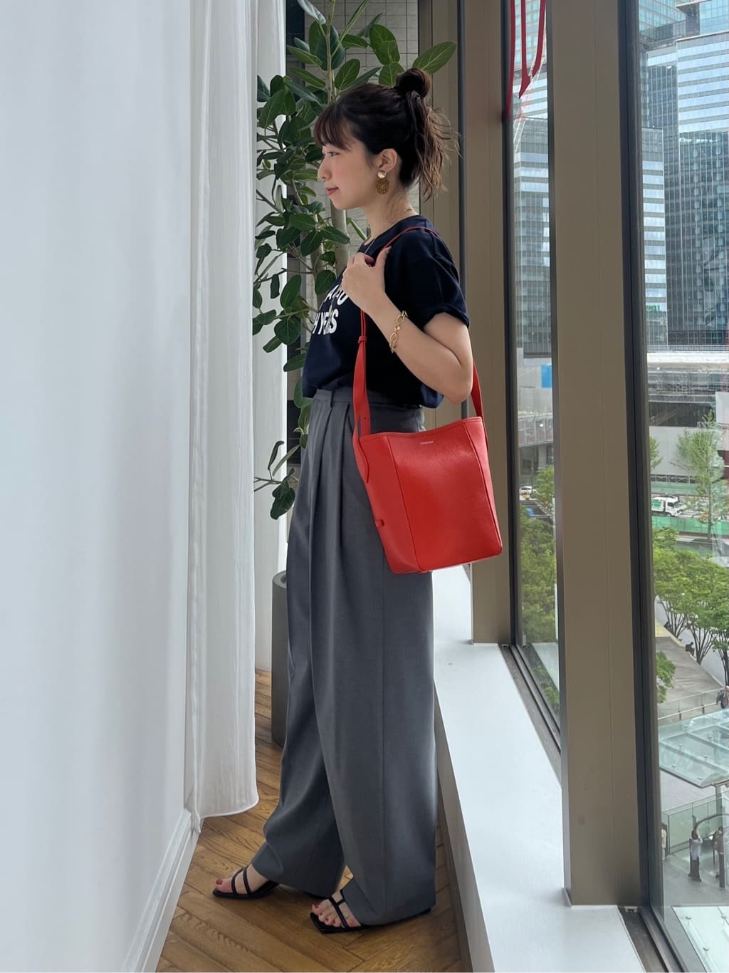 つじ まこさんの「DRESSTERIOR｜チェーンブレスレット」を使ったコーディネート