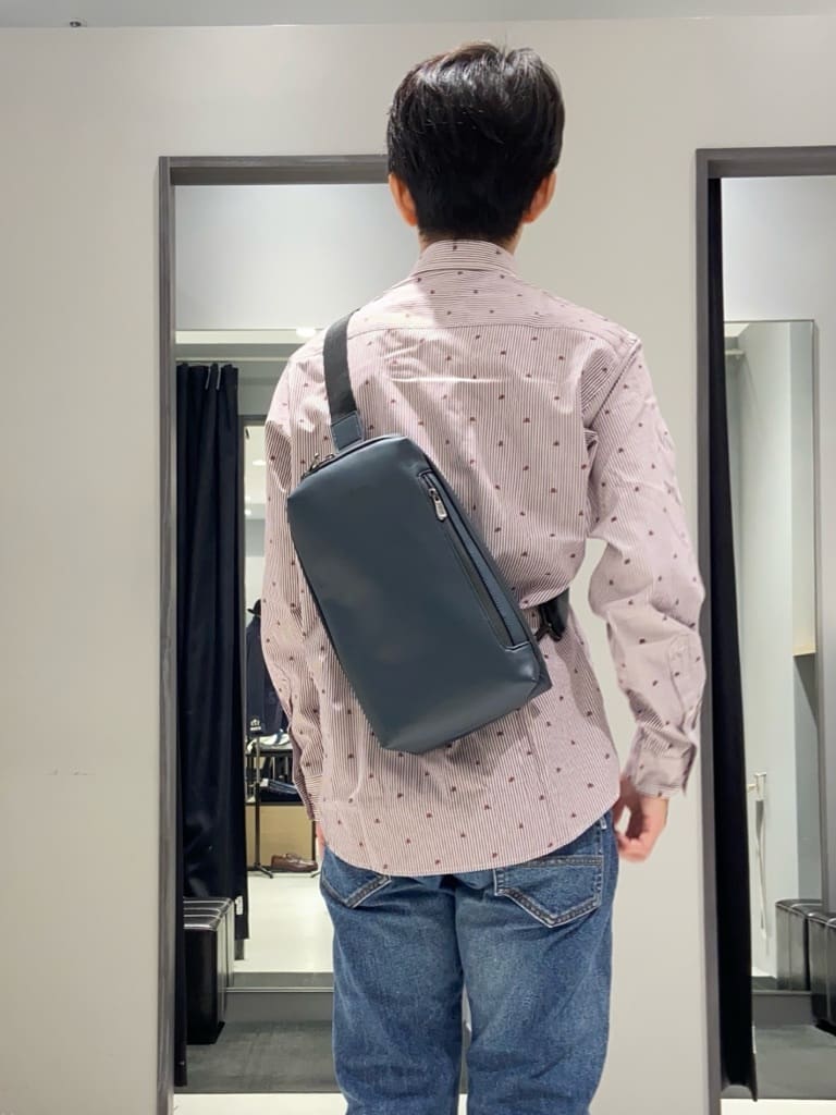 わいずみさんの「TAKEO KIKUCHI｜ハットモチーフ ジャカード ストライプ シャツ」を使ったコーディネート