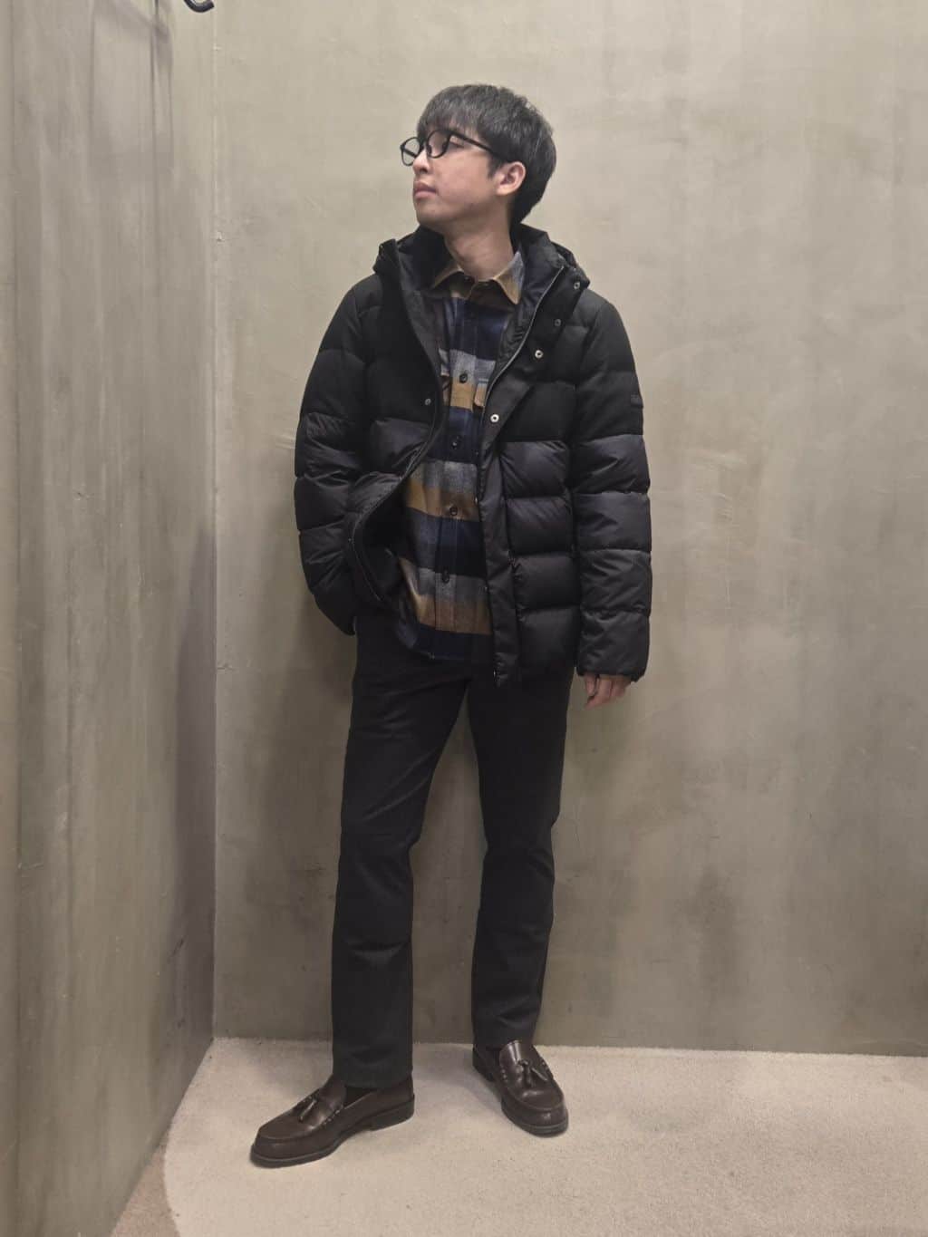 白木駆さんの「TAKEO KIKUCHI｜【Made in JAPAN】播州織 ヘリンボン ストレート パンツ」を使ったコーディネート
