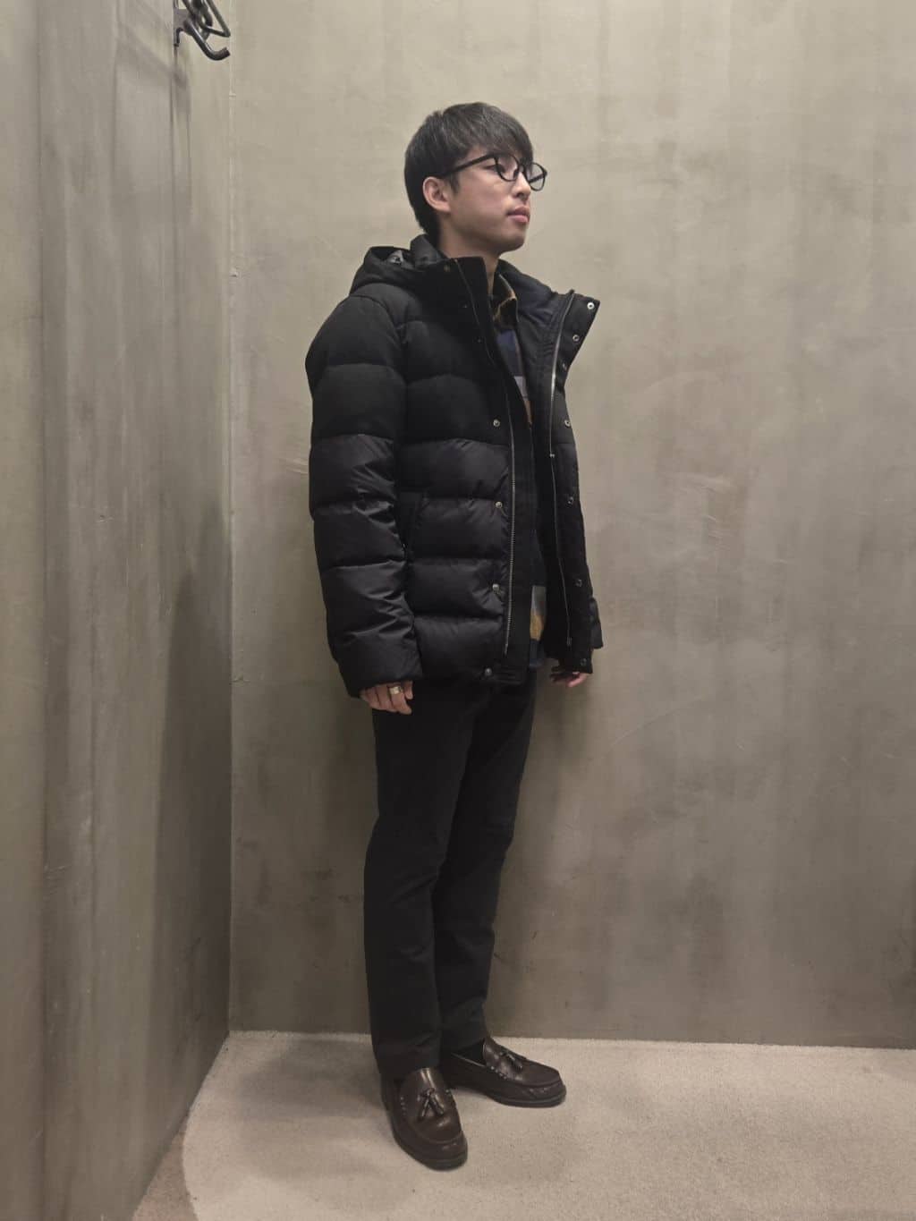 白木駆さんの「TAKEO KIKUCHI｜【Made in JAPAN】播州織 ヘリンボン ストレート パンツ」を使ったコーディネート