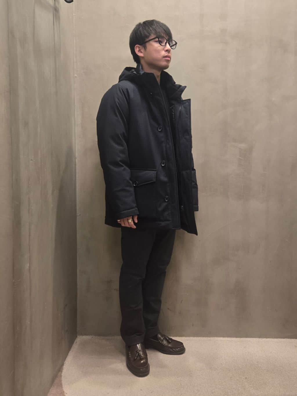 白木駆さんの「TAKEO KIKUCHI｜【Made in JAPAN】播州織 ヘリンボン ストレート パンツ」を使ったコーディネート