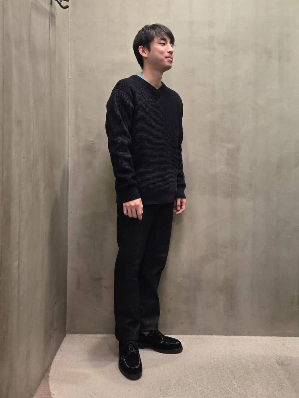 白木駆さんの「TAKEO KIKUCHI｜【モンスターストレッチ】日本製 ワンウォッシュ デニムパンツ」を使ったコーディネート