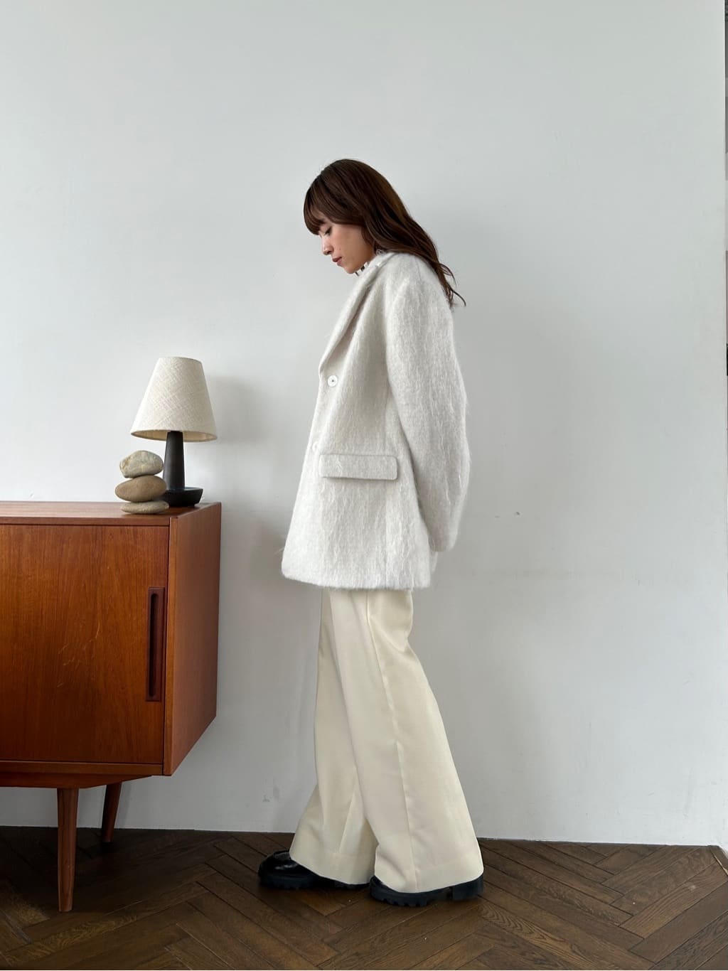 miyu maesakaさんの「CODE A｜shaggy jacket coat」を使ったコーディネート