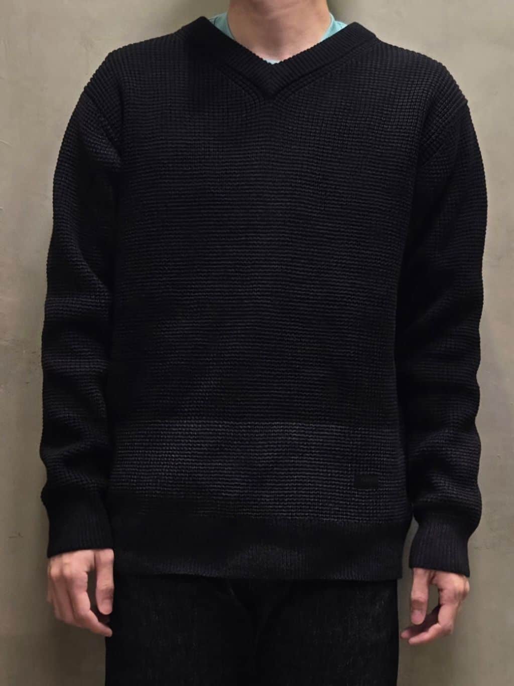 白木駆さんの「TAKEO KIKUCHI｜【モンスターストレッチ】日本製 ワンウォッシュ デニムパンツ」を使ったコーディネート