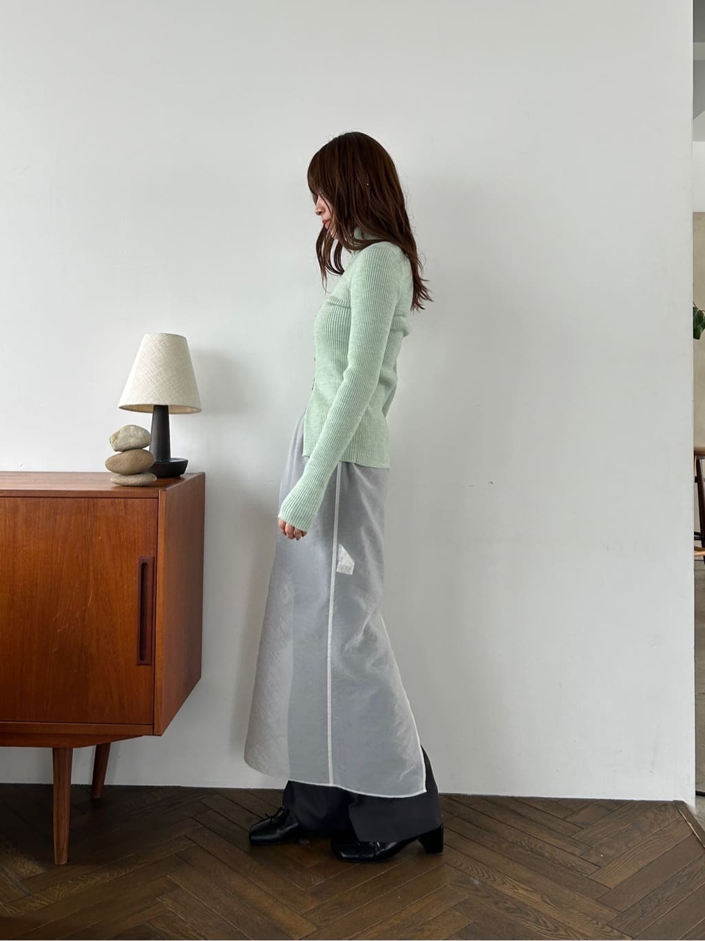 miyu maesakaさんの「CODE A｜reversible sheer skirt」を使ったコーディネート