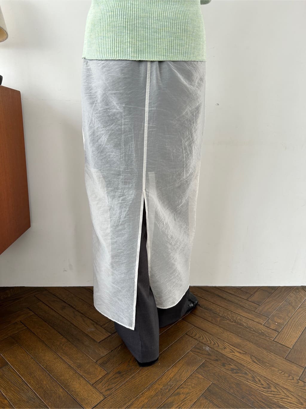 miyu maesakaさんの「CODE A｜reversible sheer skirt」を使ったコーディネート