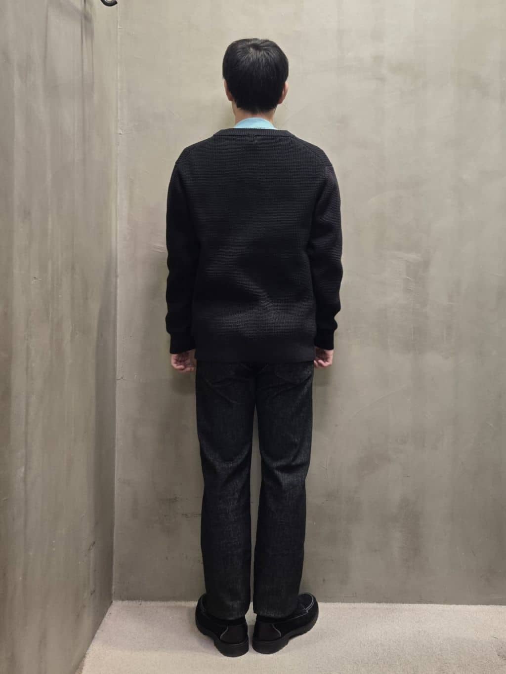 白木駆さんの「TAKEO KIKUCHI｜【モンスターストレッチ】日本製 ワンウォッシュ デニムパンツ」を使ったコーディネート