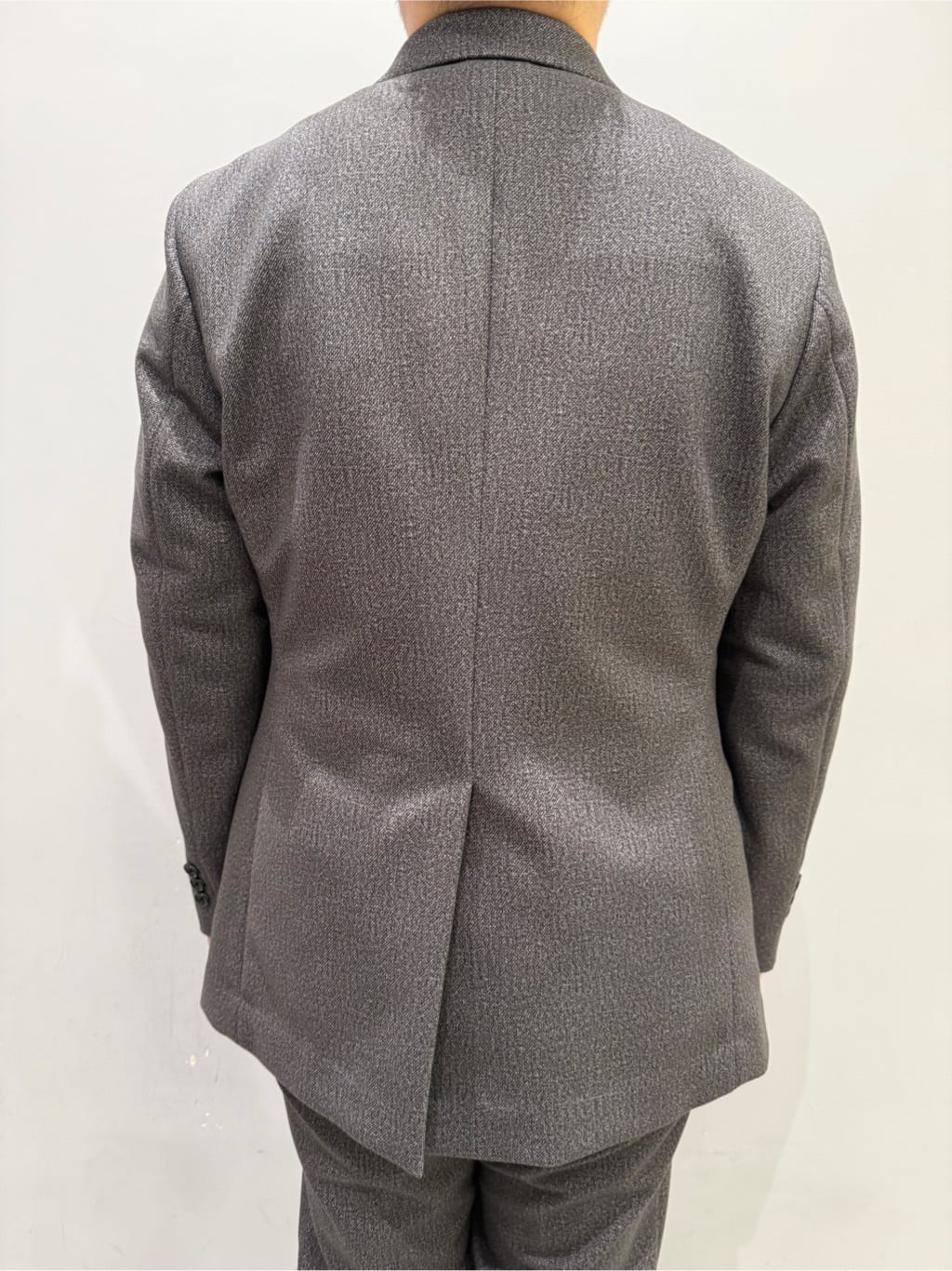 SHOTAさんの「TAKEO KIKUCHI｜【DOWN FABRIC】ダウンファブリック ドレスパンツ / セットアップ対応」を使ったコーディネート