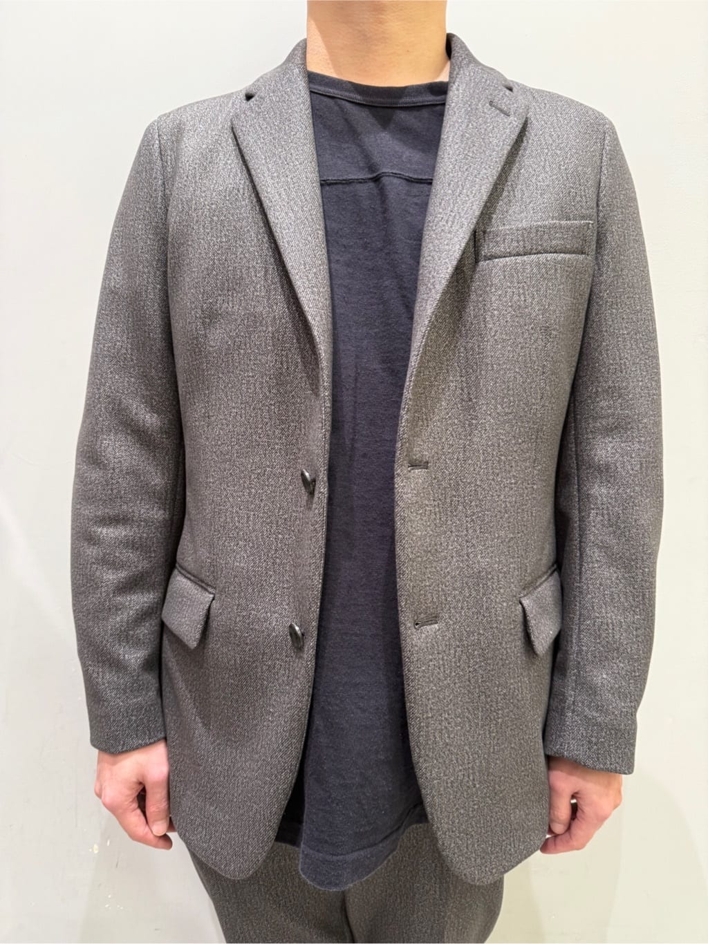 SHOTAさんの「TAKEO KIKUCHI｜【DOWN FABRIC】ダウンファブリック ドレスパンツ / セットアップ対応」を使ったコーディネート