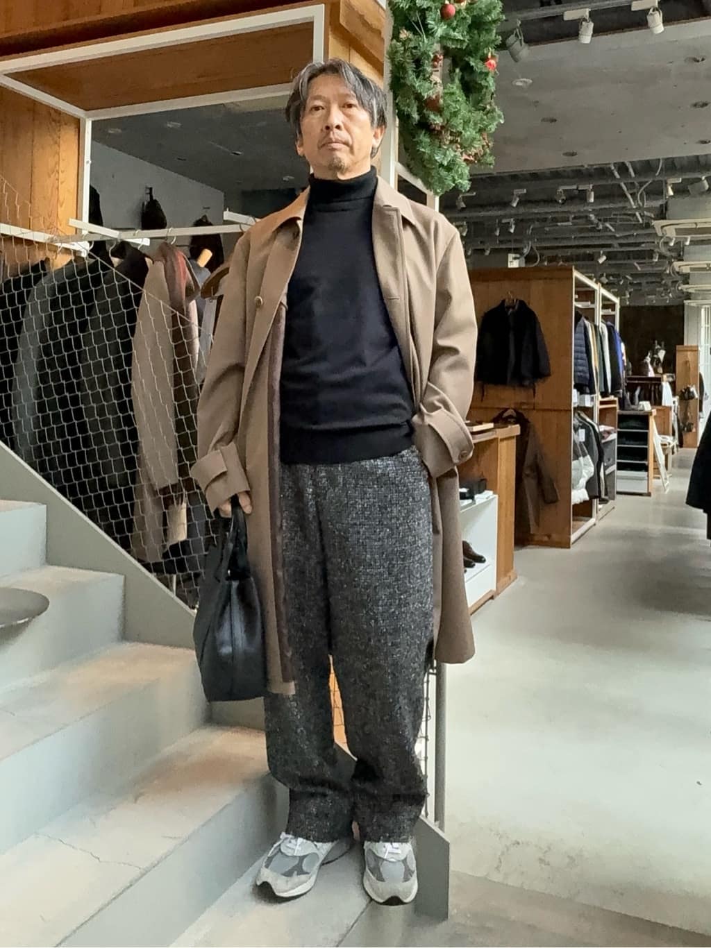 デザイナーTAKEman さんの「TAKEO KIKUCHI｜◆【便利なサイズ感】ドライビング　トートバッグ」を使ったコーディネート