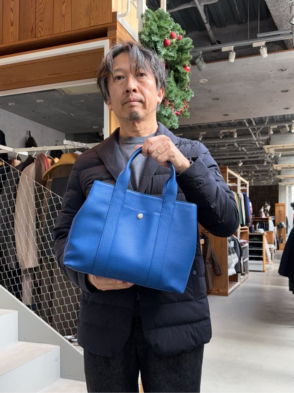 デザイナーTAKEman さんの「TAKEO KIKUCHI｜◆【便利なサイズ感】ドライビング　トートバッグ」を使ったコーディネート