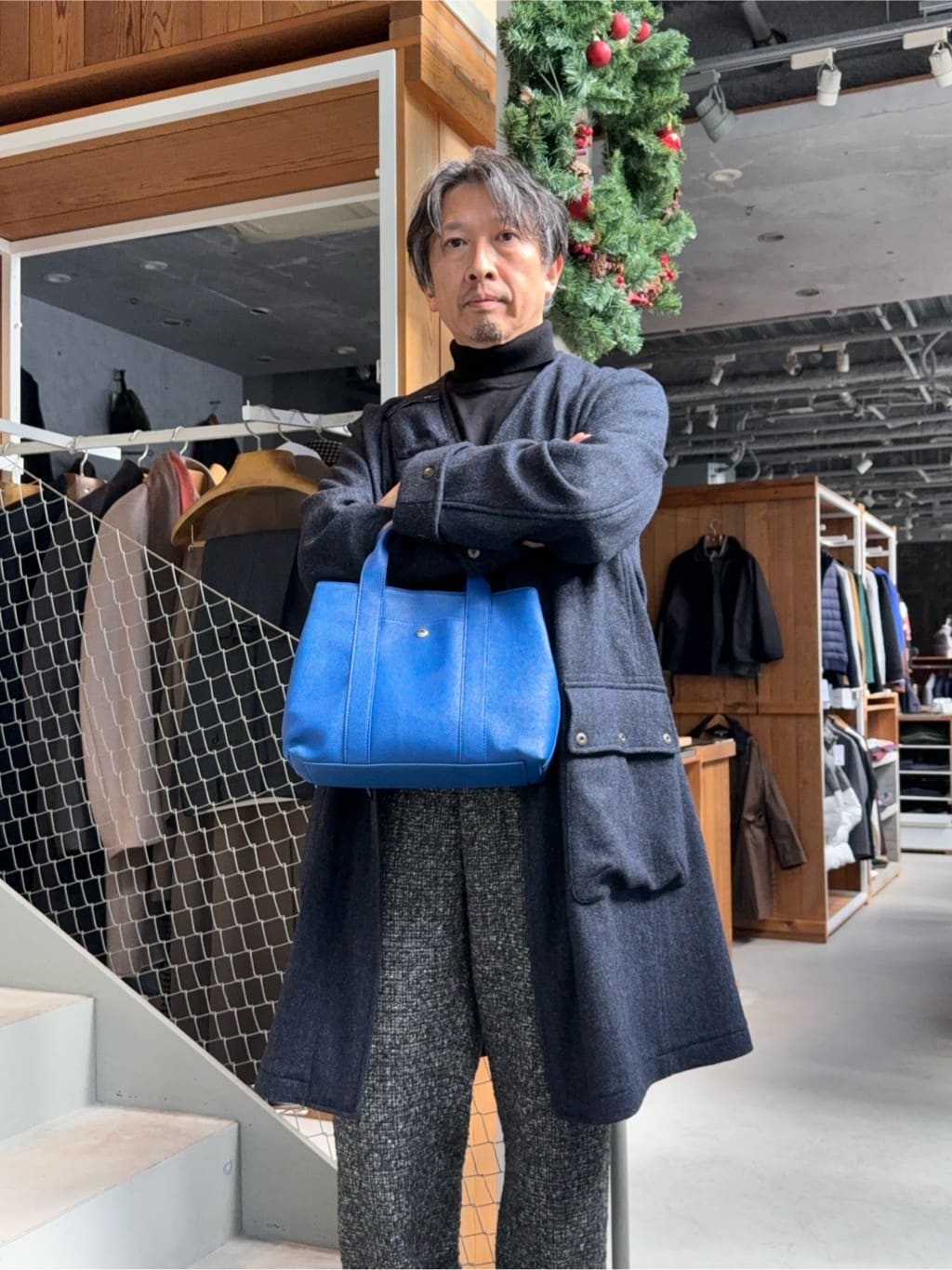 デザイナーTAKEman さんの「TAKEO KIKUCHI｜◆【便利なサイズ感】ドライビング　トートバッグ」を使ったコーディネート