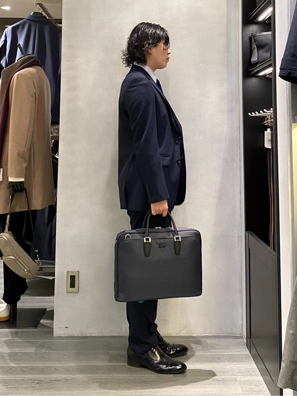 nishiさんの「TAKEO KIKUCHI｜ドビーストライプ ビジネス シャツ」を使ったコーディネート