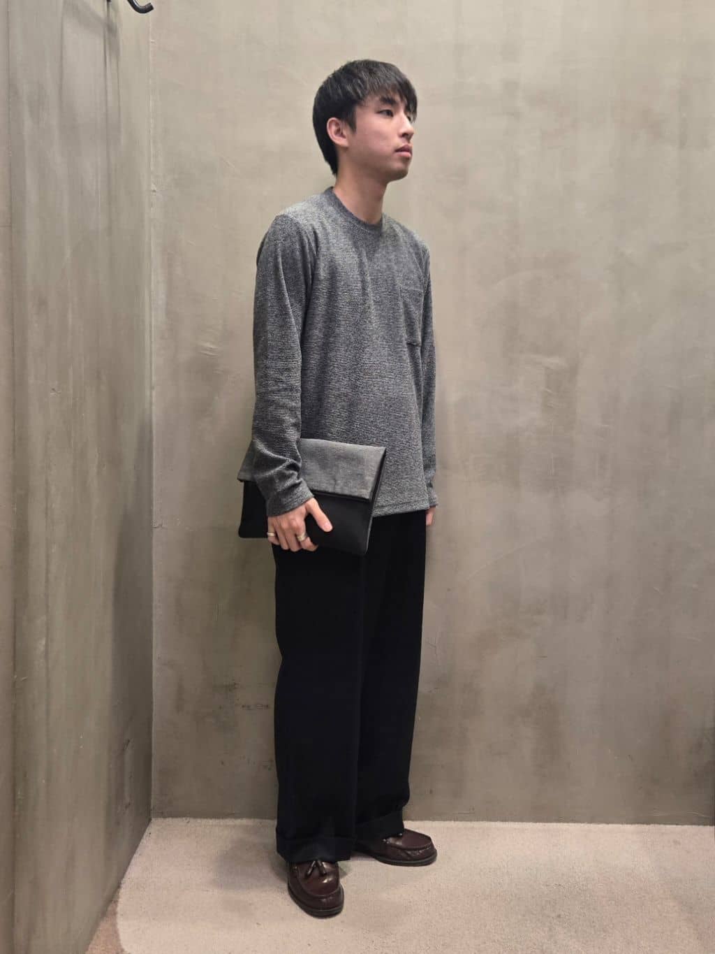 白木駆さんの「TAKEO KIKUCHI｜【2WAY】ショルダー クラッチバッグ」を使ったコーディネート