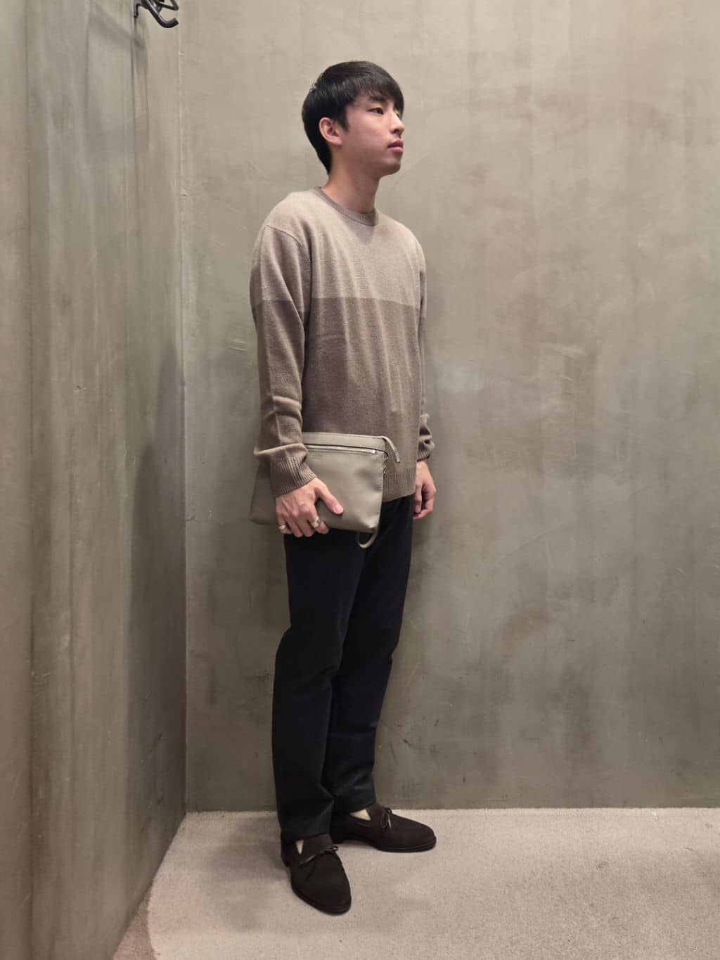 白木駆さんの「TAKEO KIKUCHI｜【全7サイズ&times;8色展開！】トップマルチヘリンボン パンツ」を使ったコーディネート