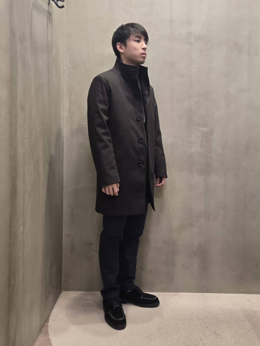 白木駆さんの「TAKEO KIKUCHI｜【Made in JAPAN】播州織 ヘリンボン ストレート パンツ」を使ったコーディネート