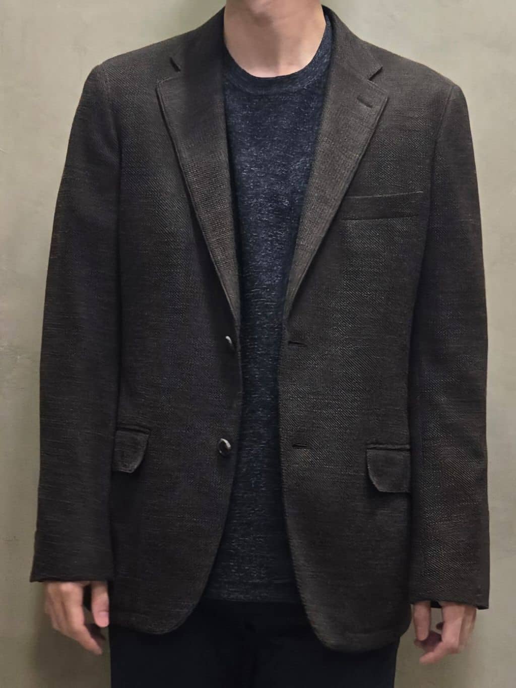 白木駆さんの「TAKEO KIKUCHI｜【Made in JAPAN】播州織 ヘリンボン ストレート パンツ」を使ったコーディネート