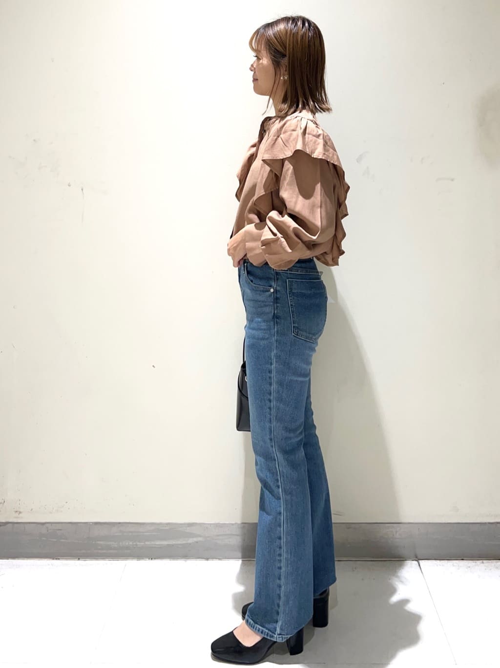 meeさんの「OPAQUE.CLIP｜◆【大草直子さんコラボ】ラッフルブラウス」を使ったコーディネート