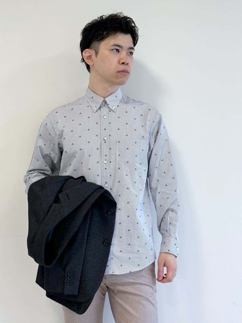 イッシーさんの「TAKEO KIKUCHI｜ハットモチーフ ジャカード ストライプ シャツ」を使ったコーディネート