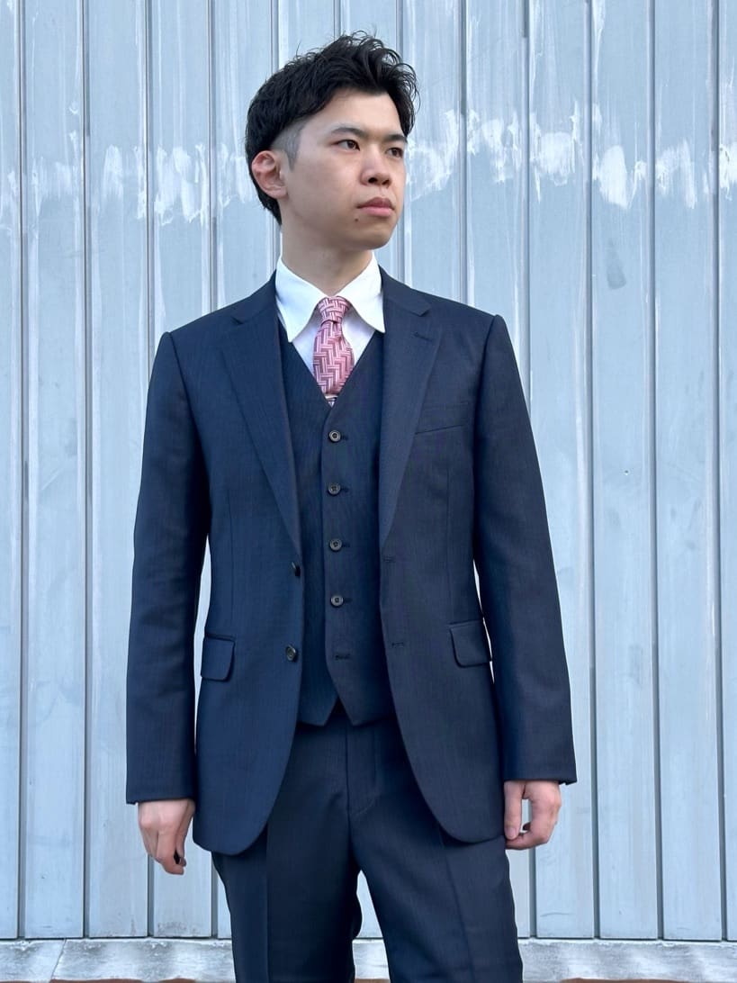 イッシーさんの「TAKEO KIKUCHI｜【Three by Three】シャイニーシャークピンヘッド スーツ/3ピース対応可」を使ったコーディネート