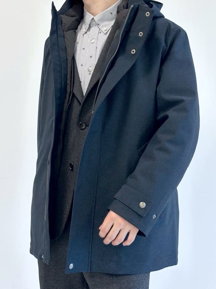イッシーさんの「TAKEO KIKUCHI｜ハットモチーフ ジャカード ストライプ シャツ」を使ったコーディネート