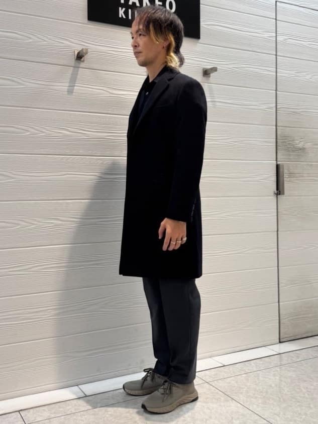井出恭輔さんの「TAKEO KIKUCHI｜ウールカシミヤブレンド チェスターコート」を使ったコーディネート