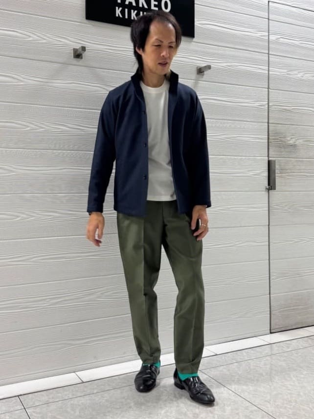 井出恭輔さんの「TAKEO KIKUCHI｜【DOWN FABRIC】ダウンファブリック スタンドカラーブルゾン」を使ったコーディネート