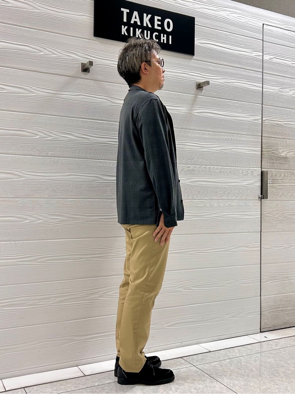 すーさんの「TAKEO KIKUCHI｜【オフィスカジュアル対応】ドレス チノパンツ」を使ったコーディネート