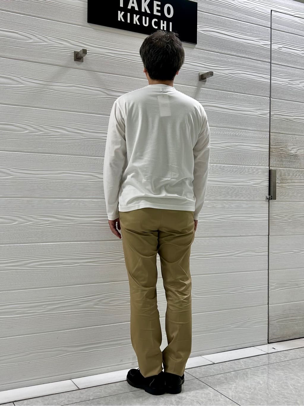 すーさんの「TAKEO KIKUCHI｜【オフィスカジュアル対応】ドレス チノパンツ」を使ったコーディネート
