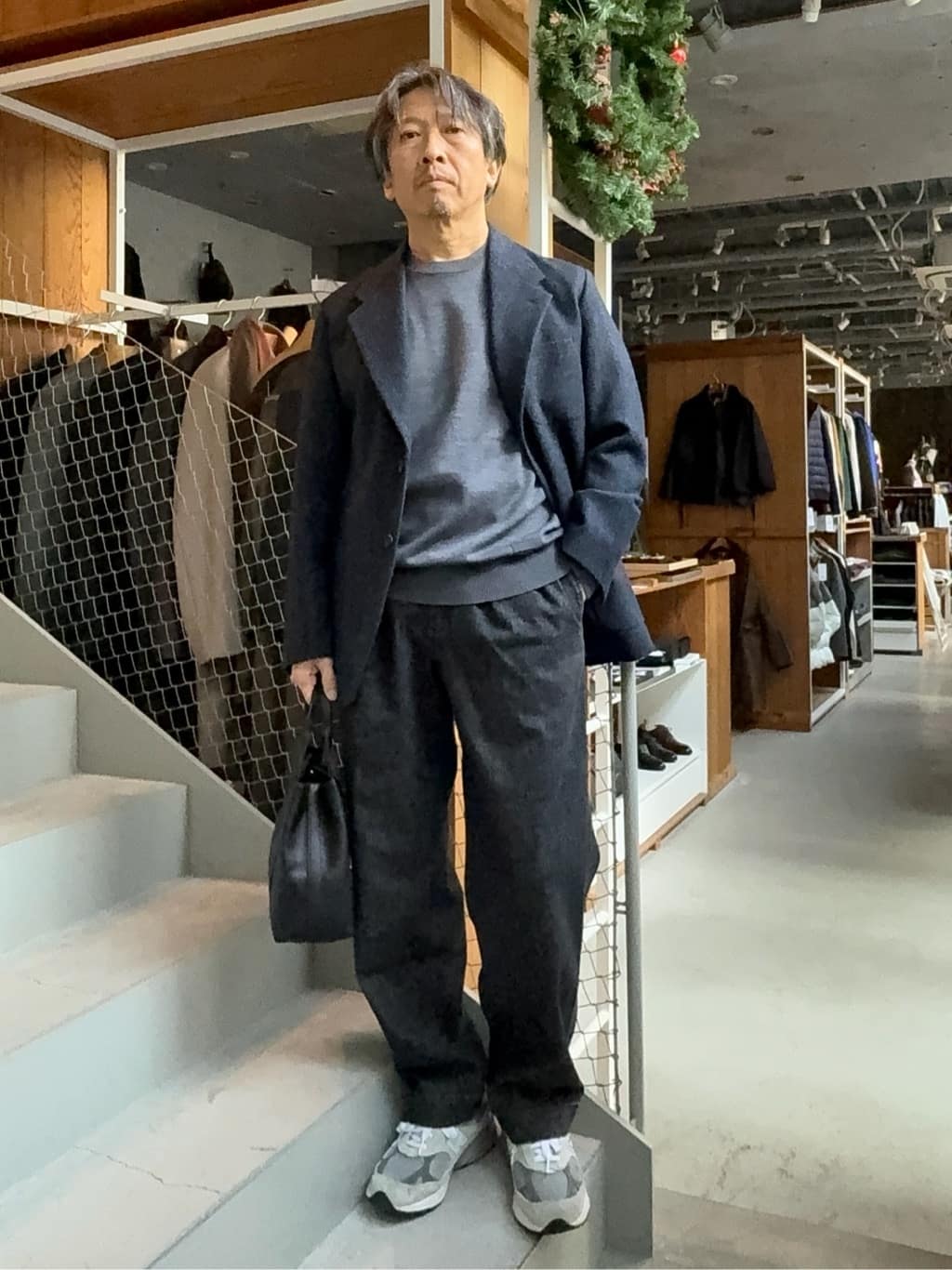 デザイナーTAKEman さんの「TAKEO KIKUCHI｜◆【便利なサイズ感】ドライビング　トートバッグ」を使ったコーディネート
