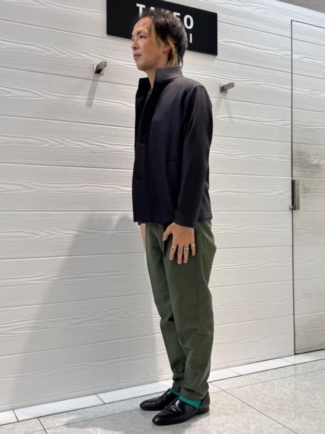 井出恭輔さんの「TAKEO KIKUCHI｜【DOWN FABRIC】ダウンファブリック スタンドカラーブルゾン」を使ったコーディネート