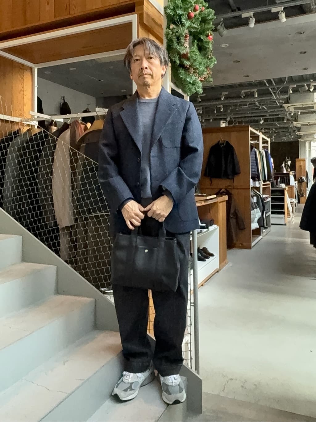 デザイナーTAKEman さんの「TAKEO KIKUCHI｜◆【便利なサイズ感】ドライビング　トートバッグ」を使ったコーディネート