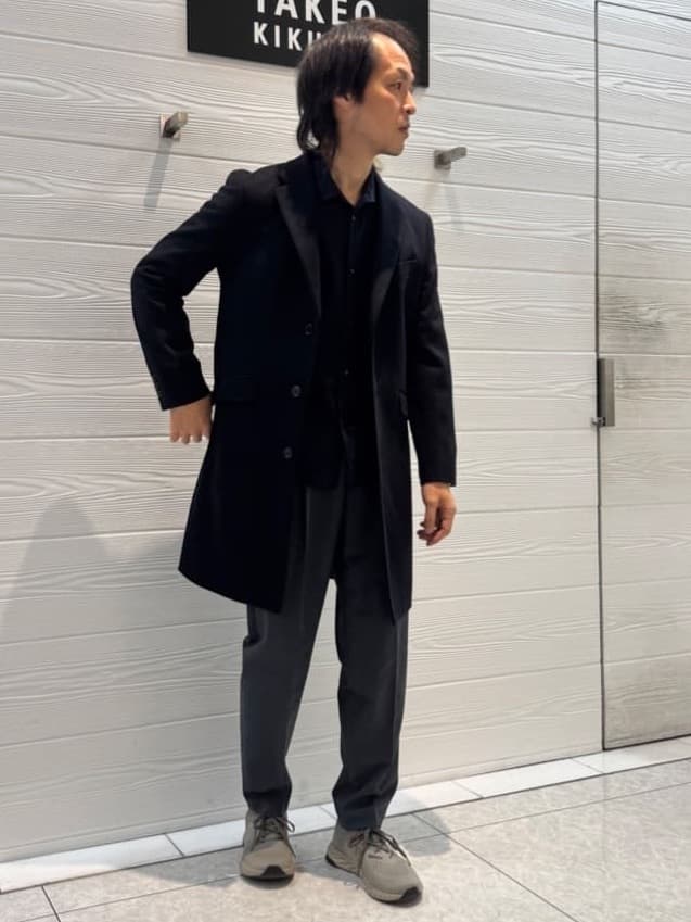 井出恭輔さんの「TAKEO KIKUCHI｜ウールカシミヤブレンド チェスターコート」を使ったコーディネート