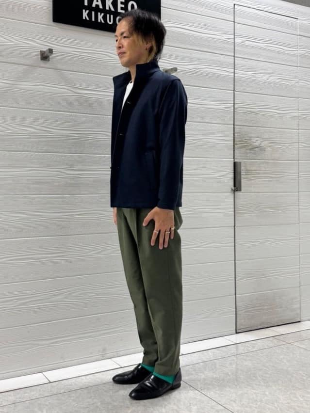 井出恭輔さんの「TAKEO KIKUCHI｜【DOWN FABRIC】ダウンファブリック スタンドカラーブルゾン」を使ったコーディネート