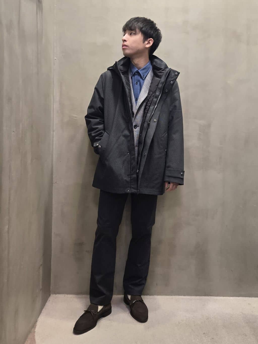 白木駆さんの「TAKEO KIKUCHI｜【全7サイズ&times;8色展開！】トップマルチヘリンボン パンツ」を使ったコーディネート