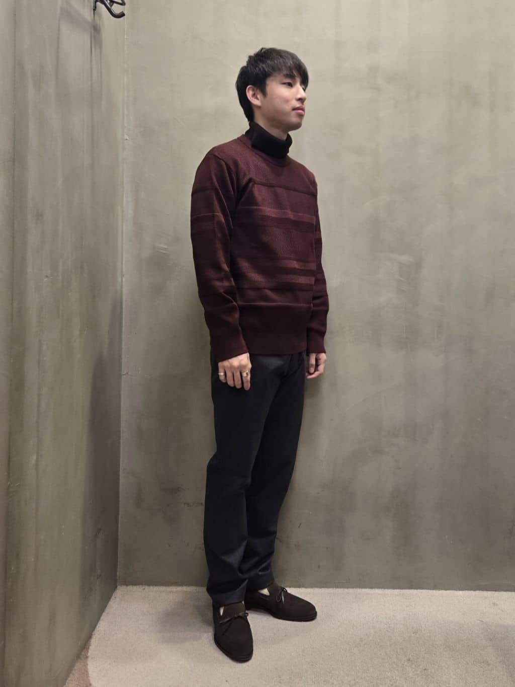 白木駆さんの「TAKEO KIKUCHI｜【全7サイズ&times;8色展開！】トップマルチヘリンボン パンツ」を使ったコーディネート