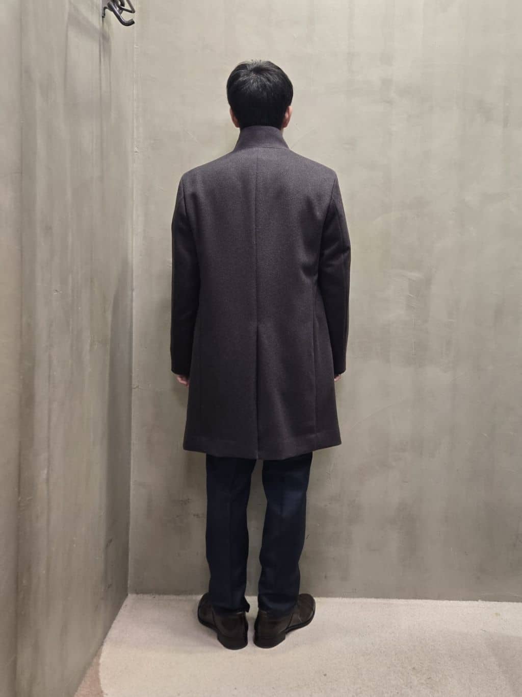 白木駆さんの「TAKEO KIKUCHI｜【Three by Three】シャイニーシャークピンヘッド スーツ/3ピース対応可」を使ったコーディネート