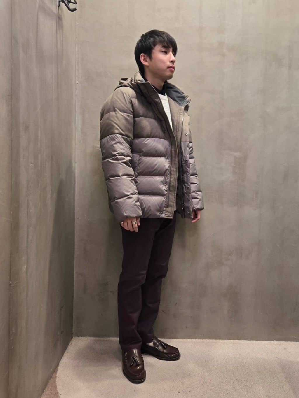 白木駆さんの「TAKEO KIKUCHI｜【全7サイズ&times;8色展開！】トップマルチヘリンボン パンツ」を使ったコーディネート