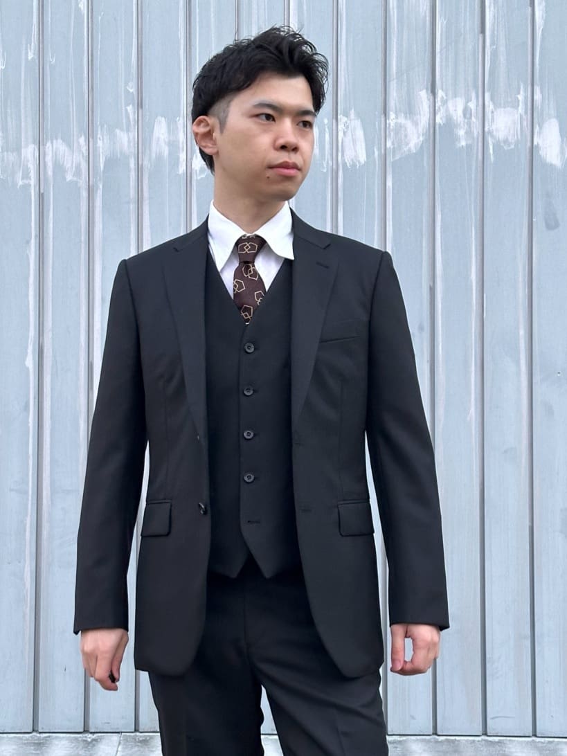 イッシーさんの「TAKEO KIKUCHI｜【Made in JAPAN】矢絣（やがすり）スーツ／スリーピース対応」を使ったコーディネート