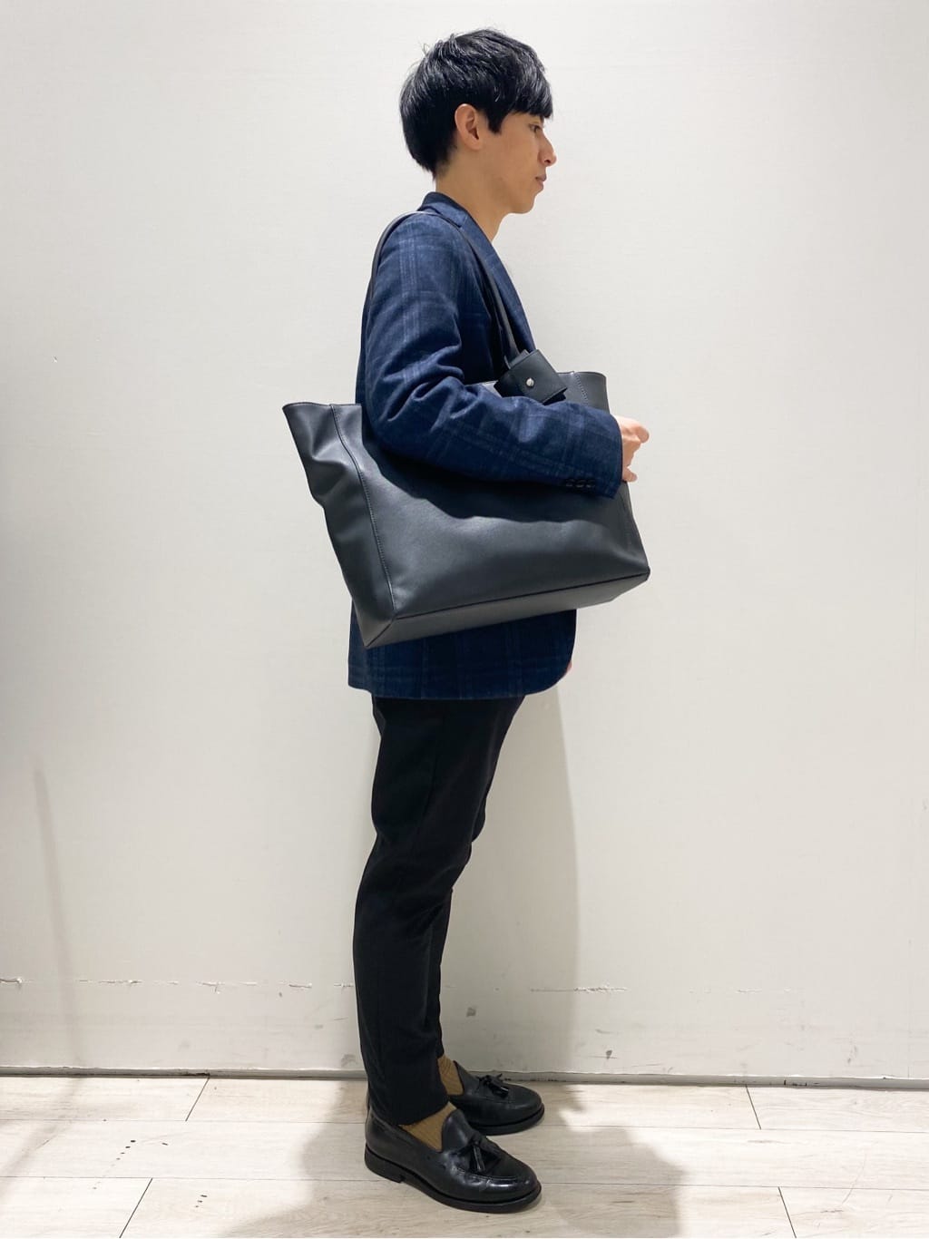 Ichiさんの「THE SHOP TK｜【ご好評につき再入荷！！】合皮トートバッグ イヤホンケース付き/A$収納可/PCスリーブ付き/ビジネ」を使ったコーディネート